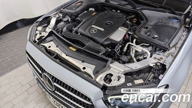 Mercedes-Benz E-Class 2020 — ფოტო 6/20
