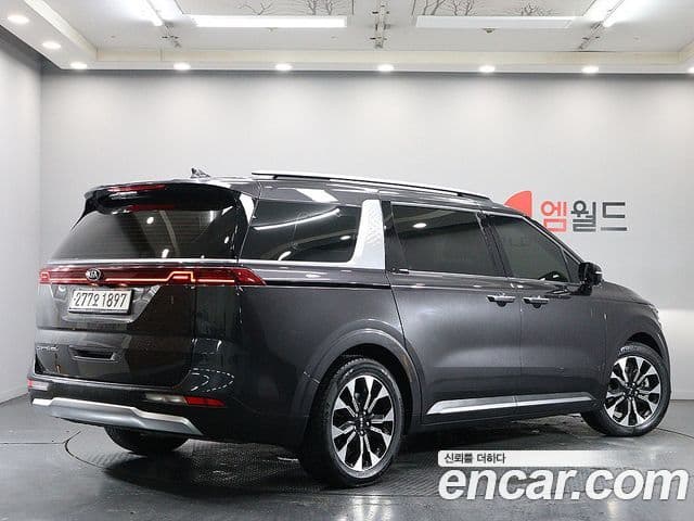 Kia Carnival 2021 — ფოტო 2/20