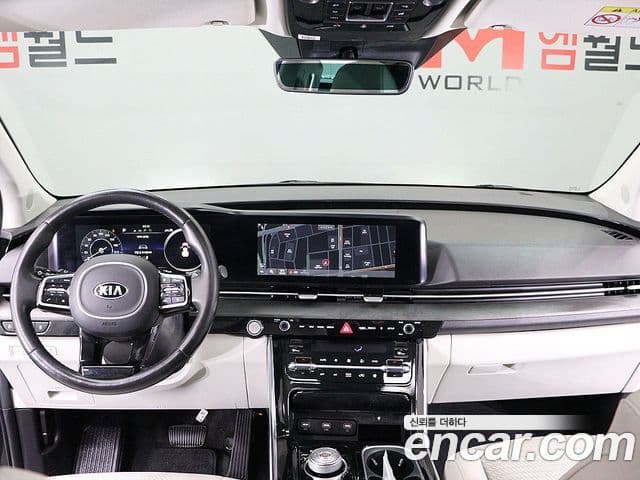 Kia Carnival 2021 — фото 13 из 20
