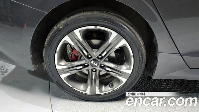 Kia K5 2021 — ფოტო 5/20