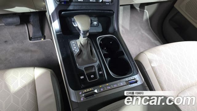 Kia Carnival 2022 — Şəkil 9/20