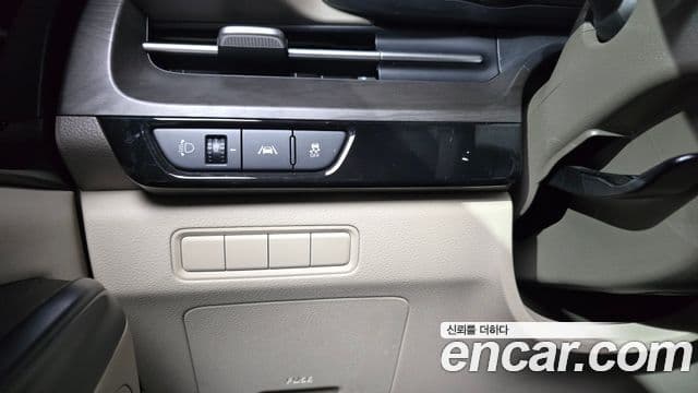 Kia Carnival 2022 — Şəkil 16/20