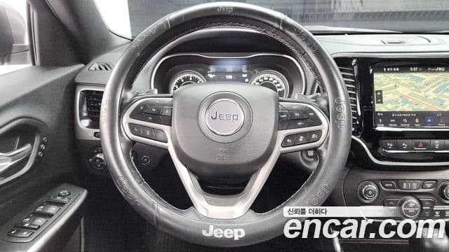 Jeep Cherokee 2021 — Фото 13/20