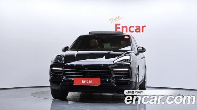 Porsche Cayenne 2022 — ფოტო 2/20