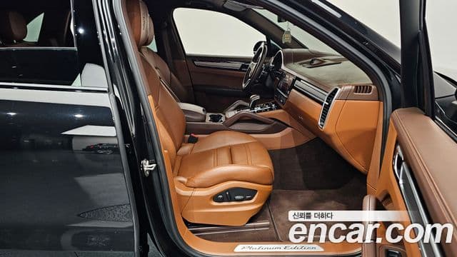 Porsche Cayenne 2022 — фото 10 из 20