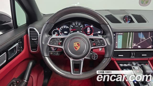 Porsche Cayenne 2023 — фото 13 из 20