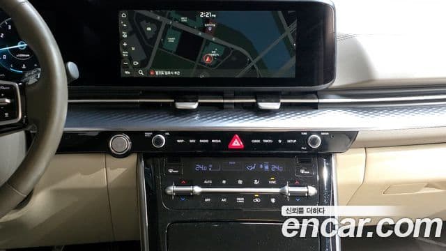 Kia Carnival 2021 — фото 14 из 20