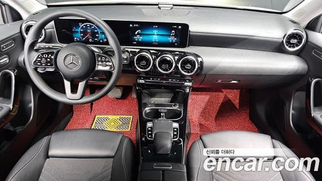 Mercedes-Benz A-Class 2019 — ფოტო 7/20