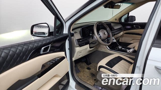 Kia Carnival 2020 — фото 10 из 20