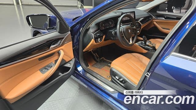 BMW 5 Series 2020 — фото 11 из 20