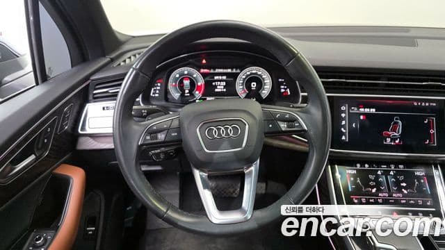 Audi Q7 2021 — фото 13 из 20