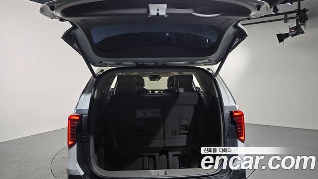 Kia Carnival 2023 — Фото 20/20