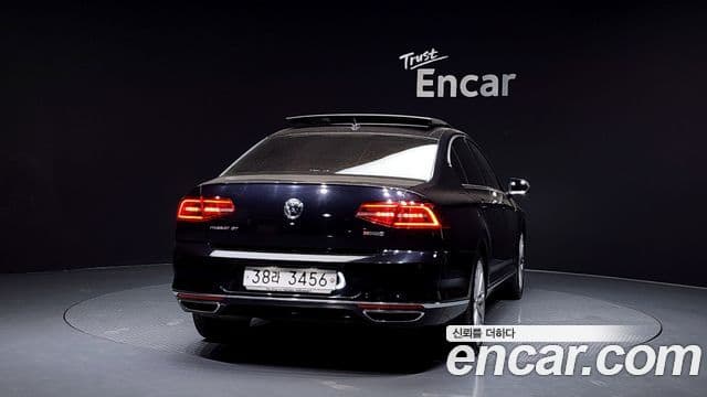 Volkswagen Passat GT 2018 — Şəkil 4/20