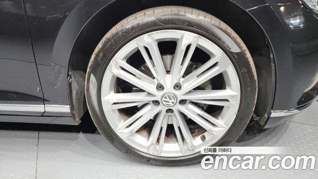 Volkswagen Passat GT 2018 — Şəkil 5/20