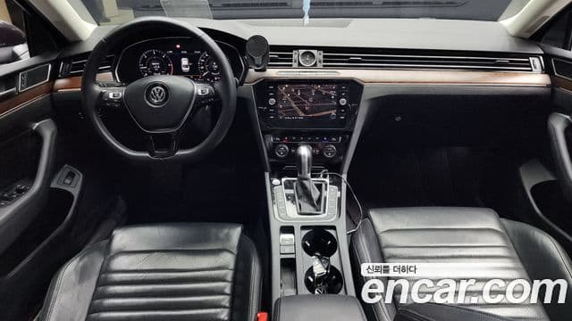 Volkswagen Passat GT 2018 — Şəkil 7/20
