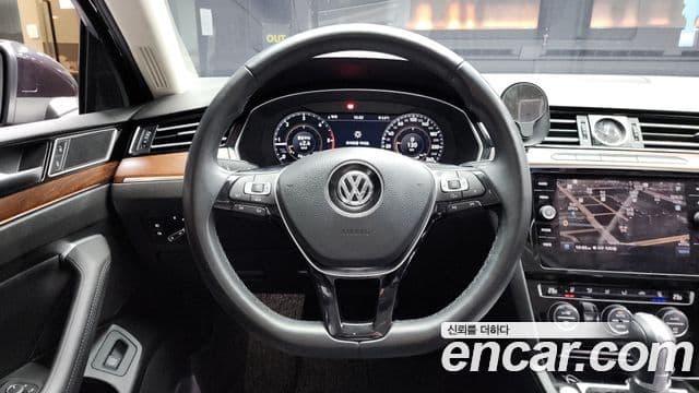 Volkswagen Passat GT 2018 — Şəkil 13/20