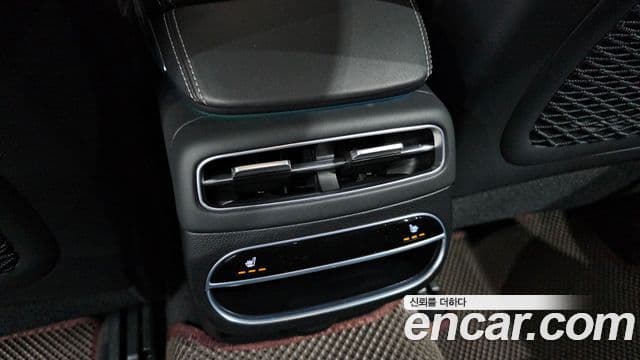Genesis GV70 2022 — ფოტო 19/20