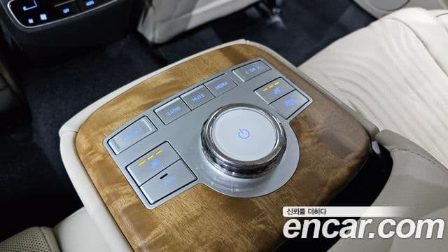 Genesis Electrified G80 2023 — ფოტო 19/20