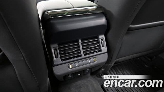 Land Rover Range Rover Evoque 2024 — ფოტო 19/20