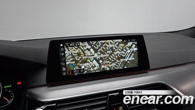 BMW 5 Series 2018 — Şəkil 15/20