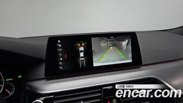 BMW 5 Series 2018 — Şəkil 16/20
