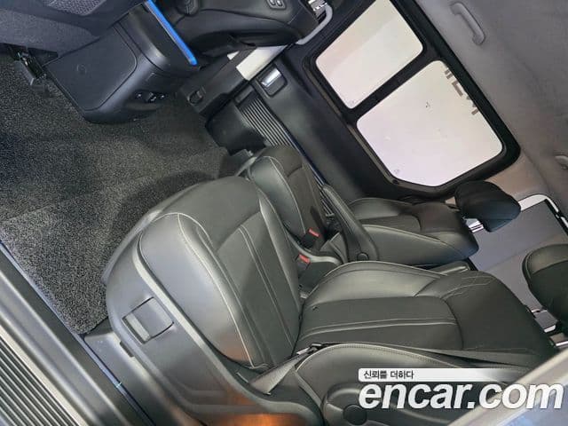 Hyundai Staria 2024 — ფოტო 17/20