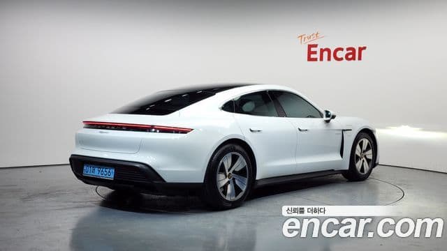 Porsche Taycan 2023 — Photo 3/20
