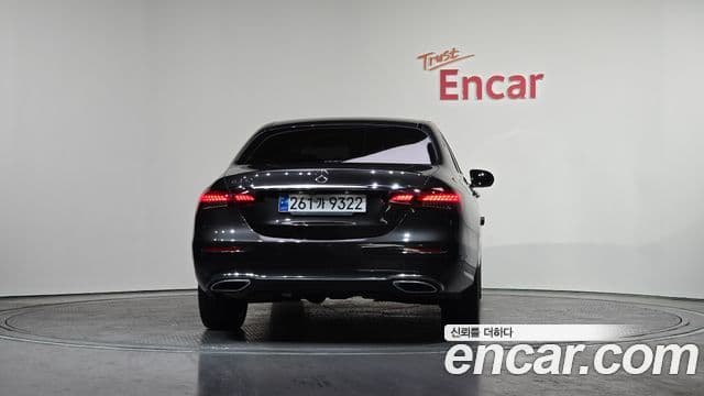 Mercedes-Benz E-Class 2021 — Фото 4/20