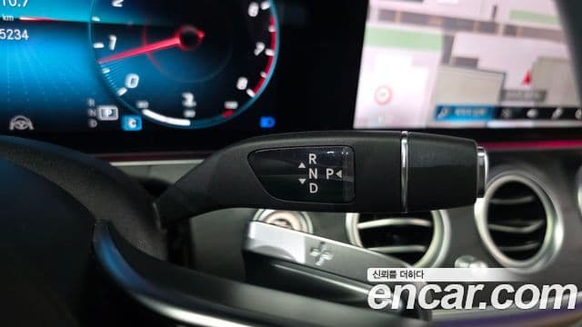 Mercedes-Benz E-Class 2022 — фото 9 из 20