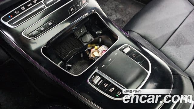 Mercedes-Benz E-Class 2021 — ფოტო 15/20