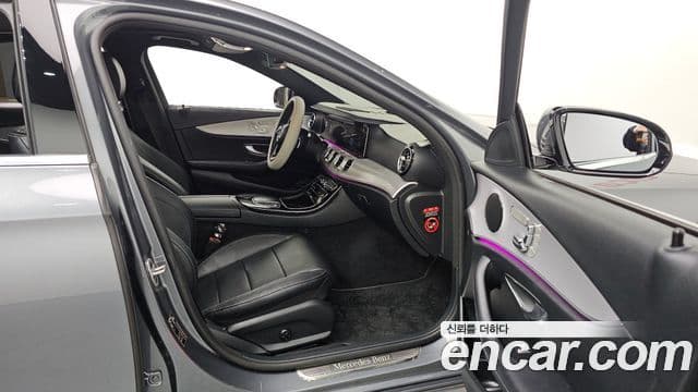 Mercedes-Benz E-Class 2021 — ფოტო 18/20