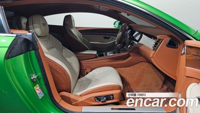 Bentley Continental GT 2022 — фото 11 из 20