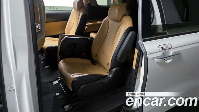 Kia Carnival 2022 — Şəkil 11/20