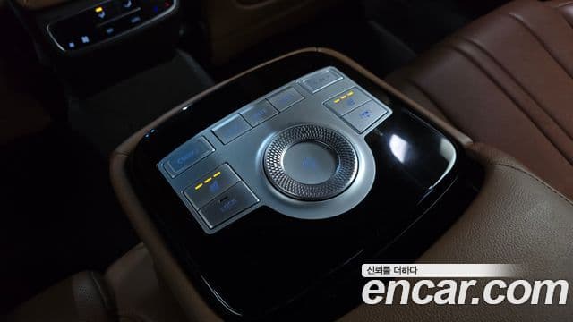 Genesis Electrified G80 2020 — ფოტო 17/20