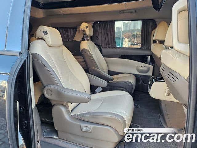 Kia Carnival 2024 — фото 9 из 20