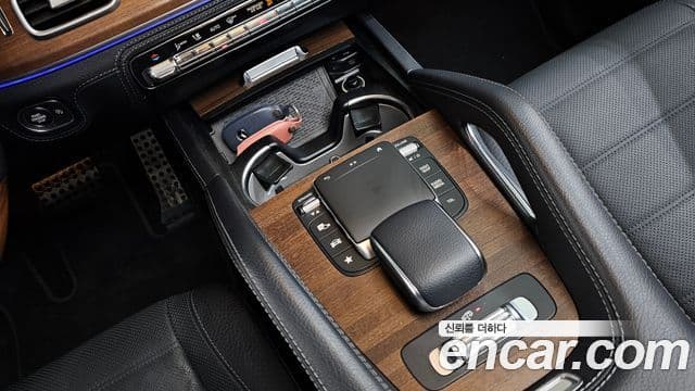 Mercedes-Benz GLS-Class 2021 — Photo 10/20