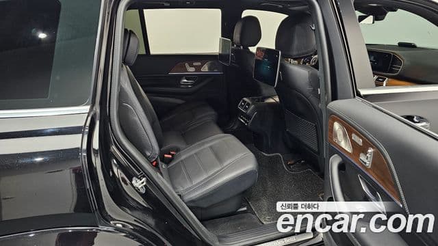 Mercedes-Benz GLS-Class 2021 — Photo 9/20
