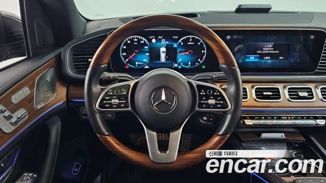 Mercedes-Benz GLS-Class 2021 — Photo 19/20