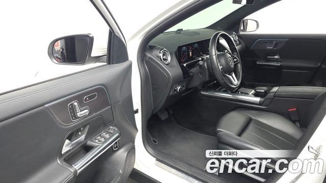 Mercedes-Benz GLA-Class 2021 — Şəkil 11/20