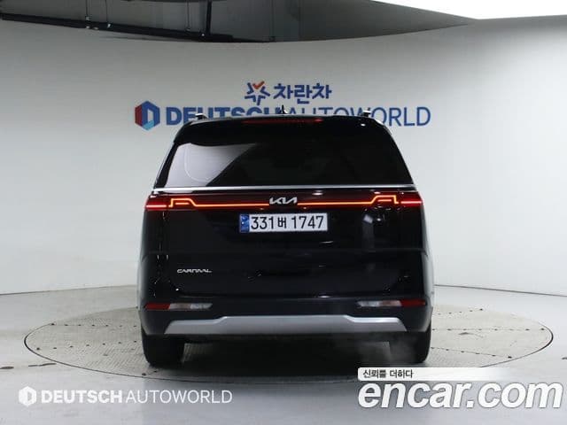 Kia Carnival 2023 — ფოტო 3/20
