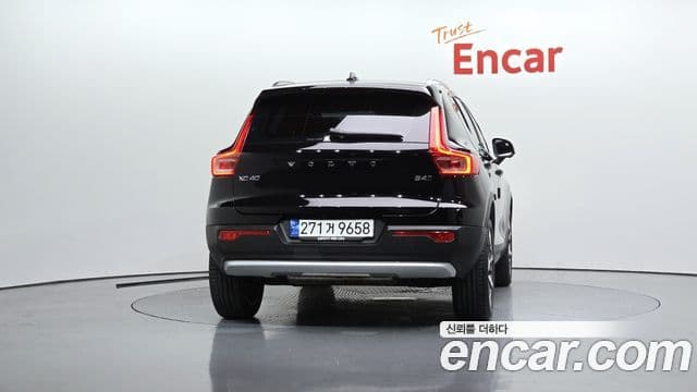 Volvo XC40 2023 — Şəkil 4/20