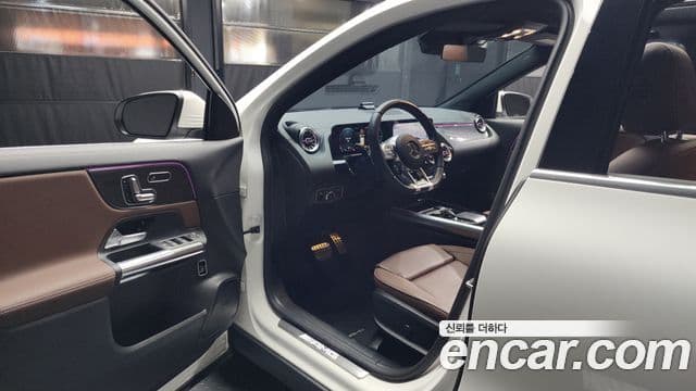 Mercedes-Benz GLA-Class 2022 — Photo 11/20