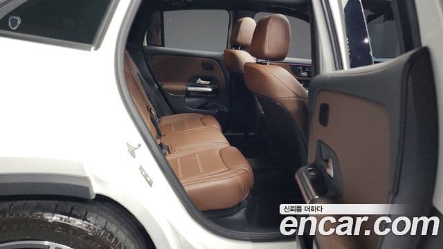 Mercedes-Benz GLA-Class 2022 — Photo 17/20