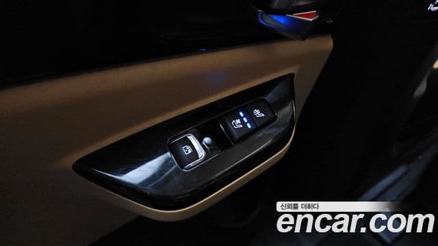 Kia Carnival 2023 — Фото 18/20
