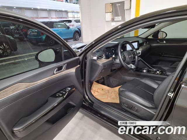 Kia K5 2023 — Şəkil 8/20