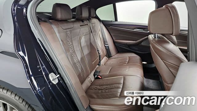 BMW 5 Series 2020 — Фото 12/20