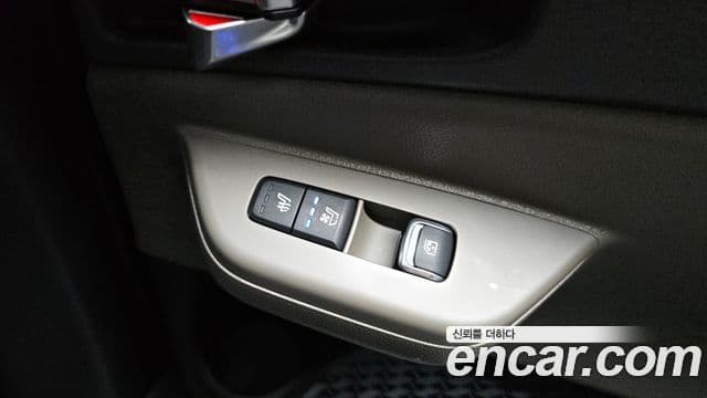 Kia Carnival 2024 — ფოტო 18/20
