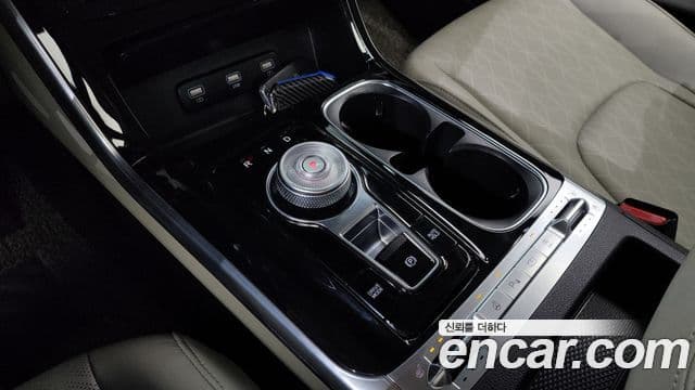 Kia Carnival 2021 — Şəkil 9/20
