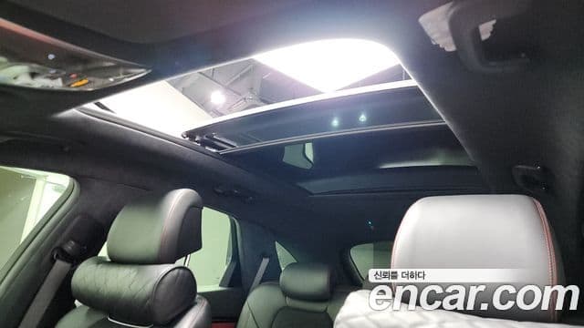 Genesis GV70 2021 — ფოტო 19/20