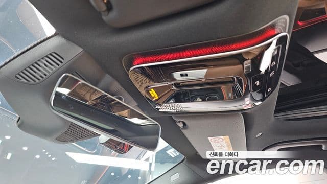 Mercedes-Benz E-Class 2025 — Photo 15/20